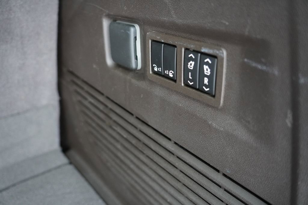 Used 2022 Chevrolet Tahoe LT w/ LT Signature Package image 25