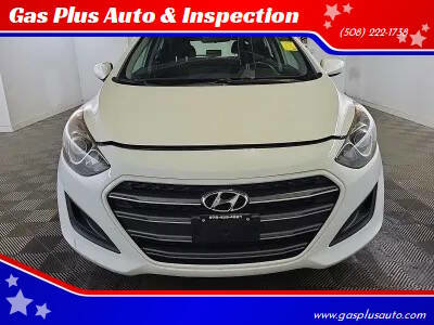 Used 2017 Hyundai Elantra GT image 1