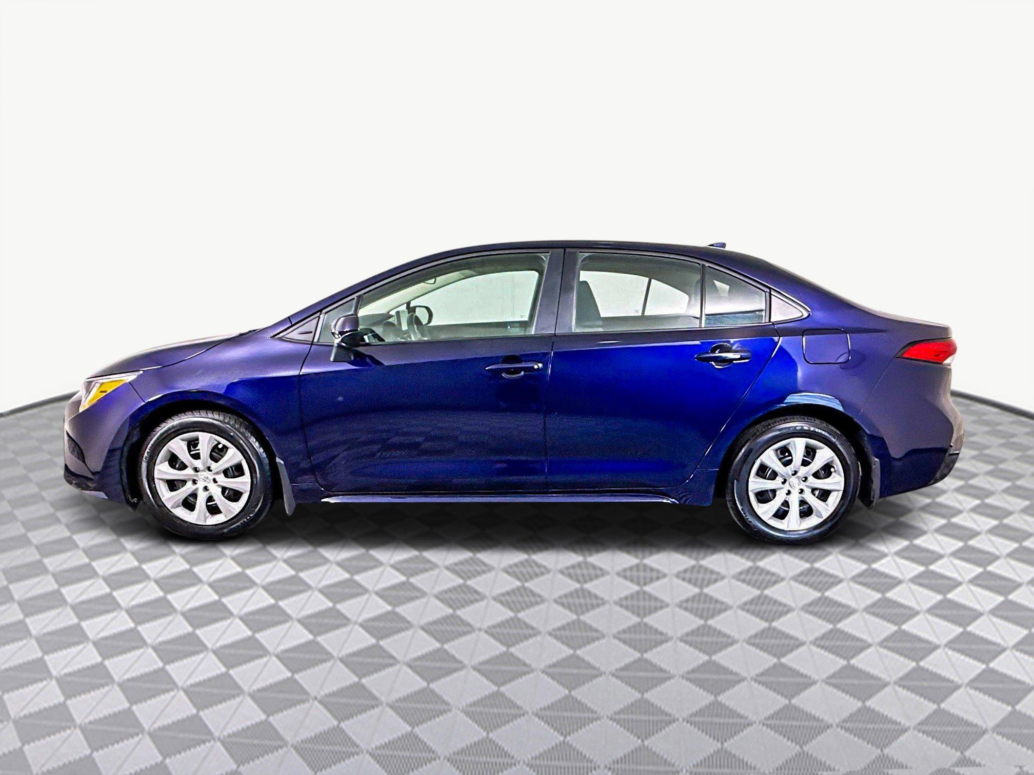 Used 2025 Toyota Corolla LE image 6
