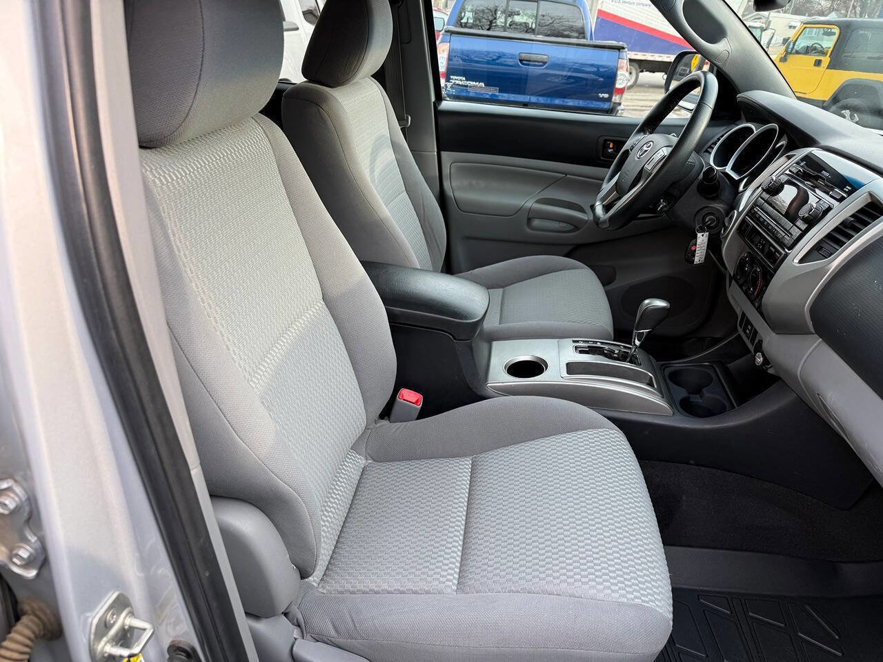 Used 2012 Toyota Tacoma 4x4 Double Cab w/ SR5 Pkg image 26