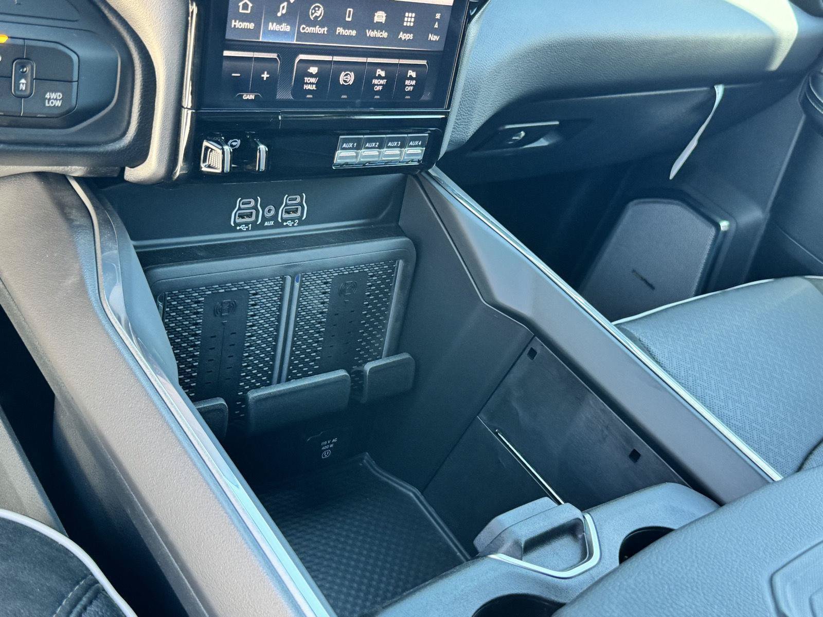 New 2026 RAM 3500 Laramie AWD/4WD image 23