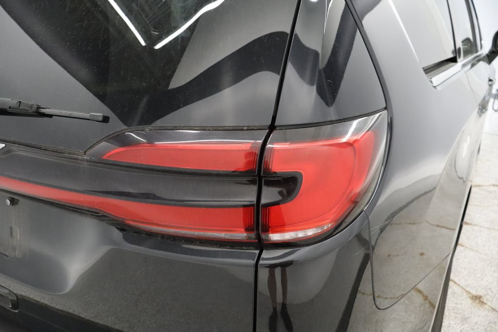 Certified 2023 Chrysler Pacifica Touring-L FWD image 19