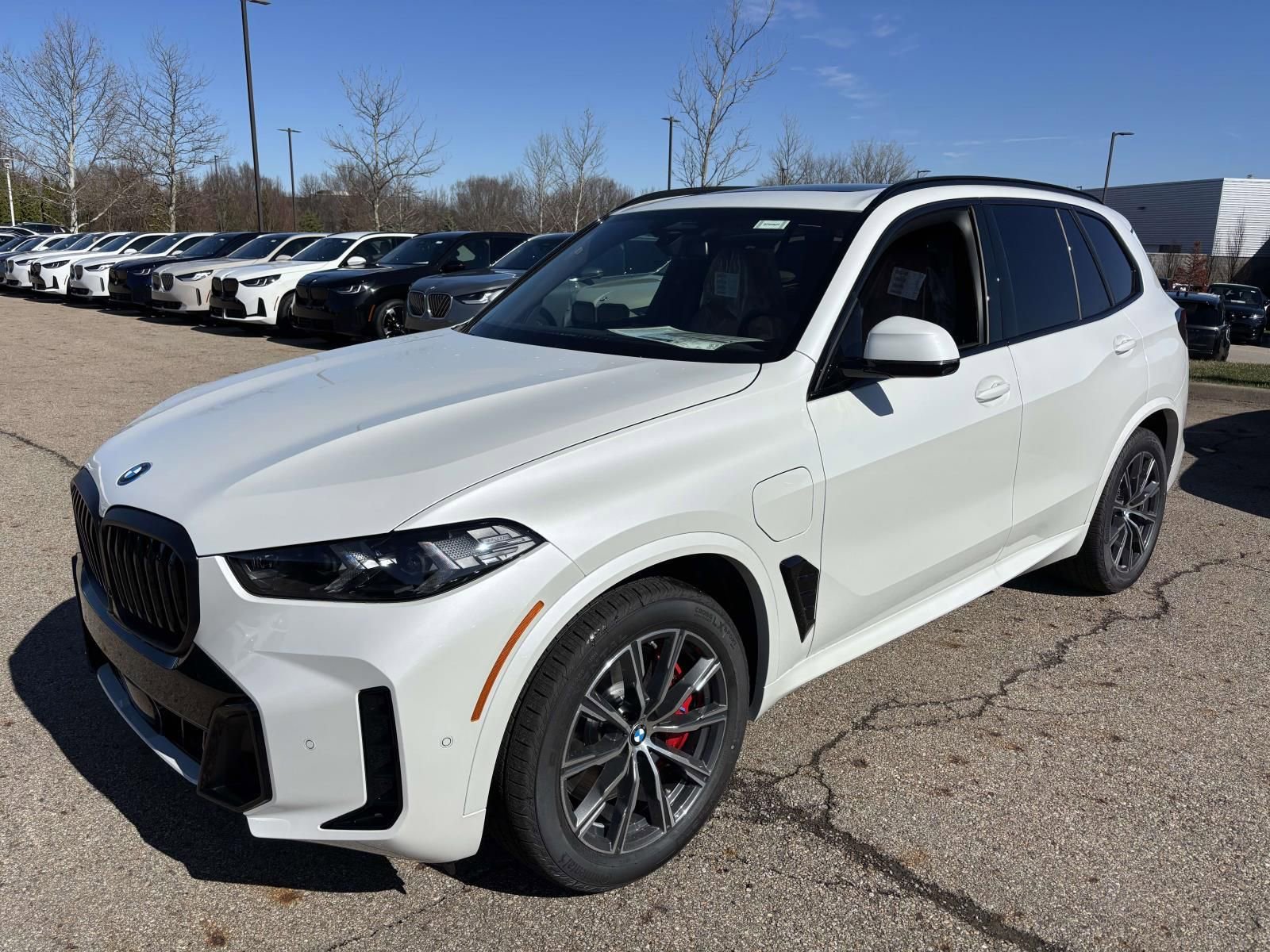 New 2026 BMW X5 xDrive50e image 1