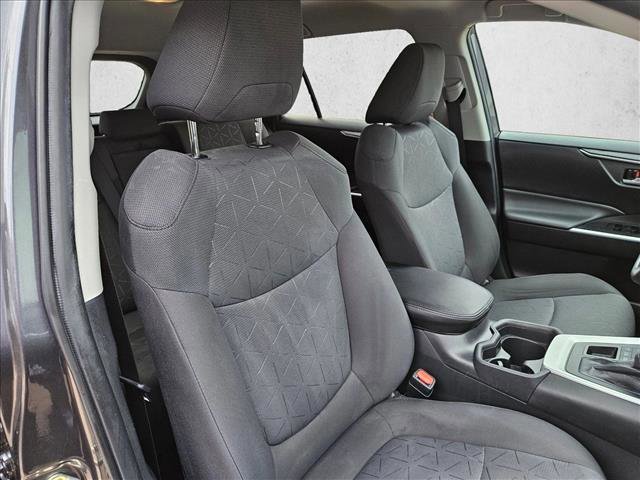Used 2020 Toyota RAV4 XLE AWD/4WD image 14