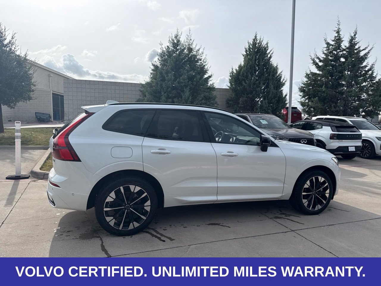 Certified 2026 Volvo XC60 B5 Plus AWD/4WD image 9