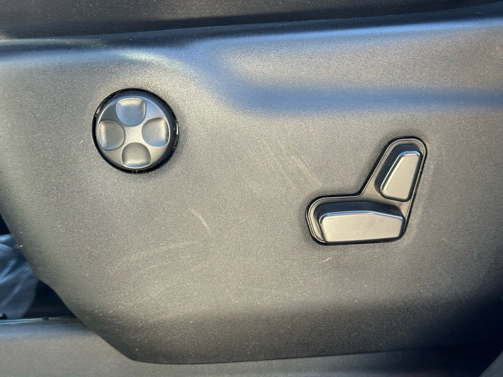 Used 2021 Jeep Grand Cherokee Laredo image 16