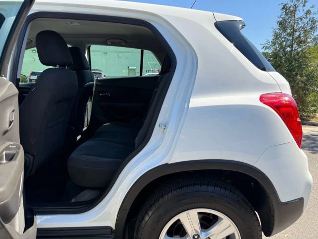 Used 2018 Chevrolet Trax LS image 22