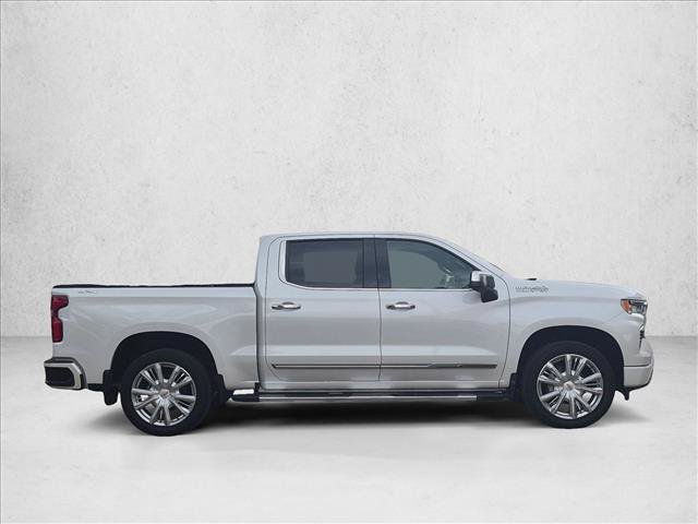 Used 2022 Chevrolet Silverado 1500 High Country w/ High Country Premium Package AWD/4WD image 4