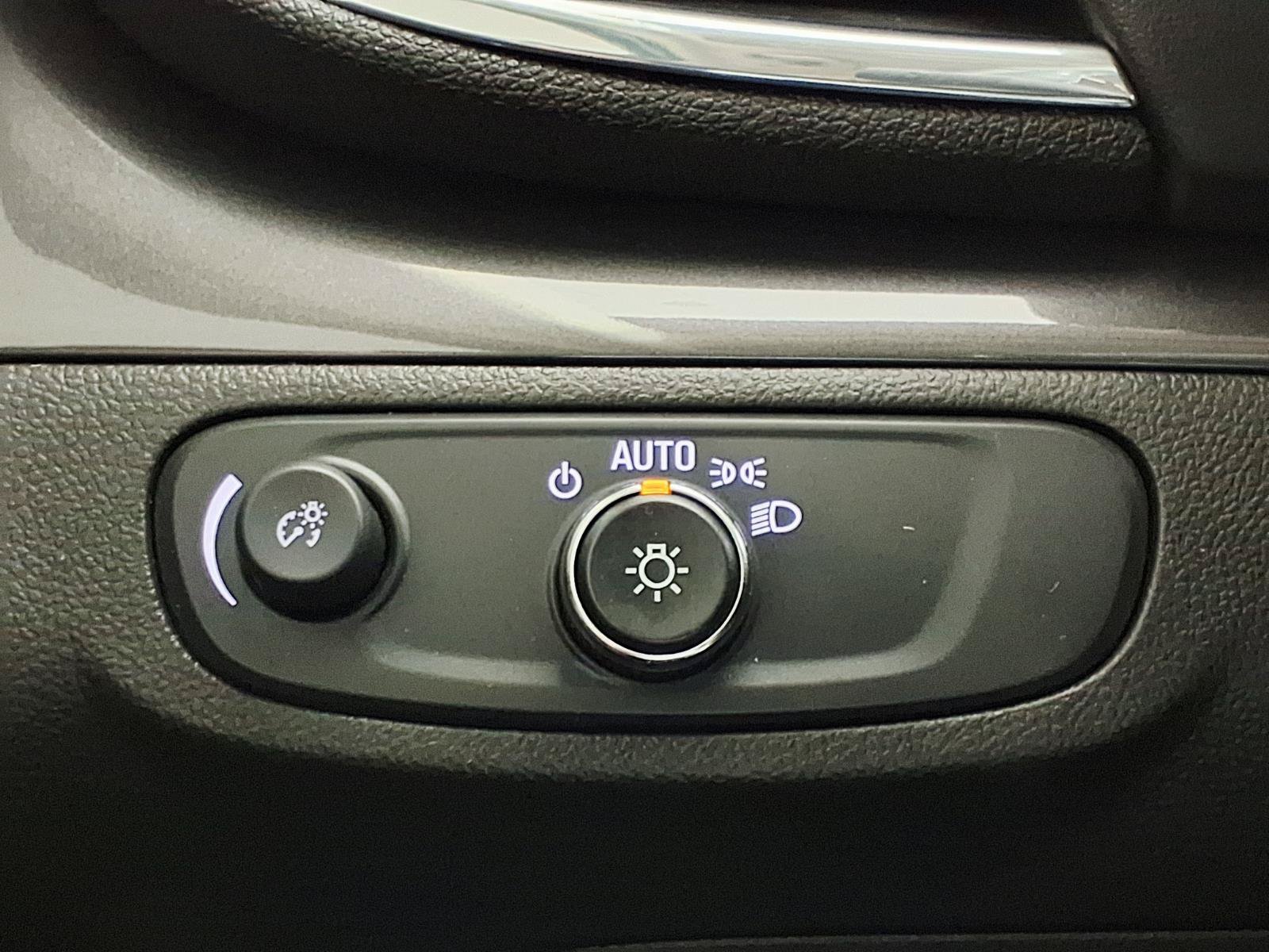 Used 2020 Buick Encore Preferred w/ Safety Package AWD/4WD image 22