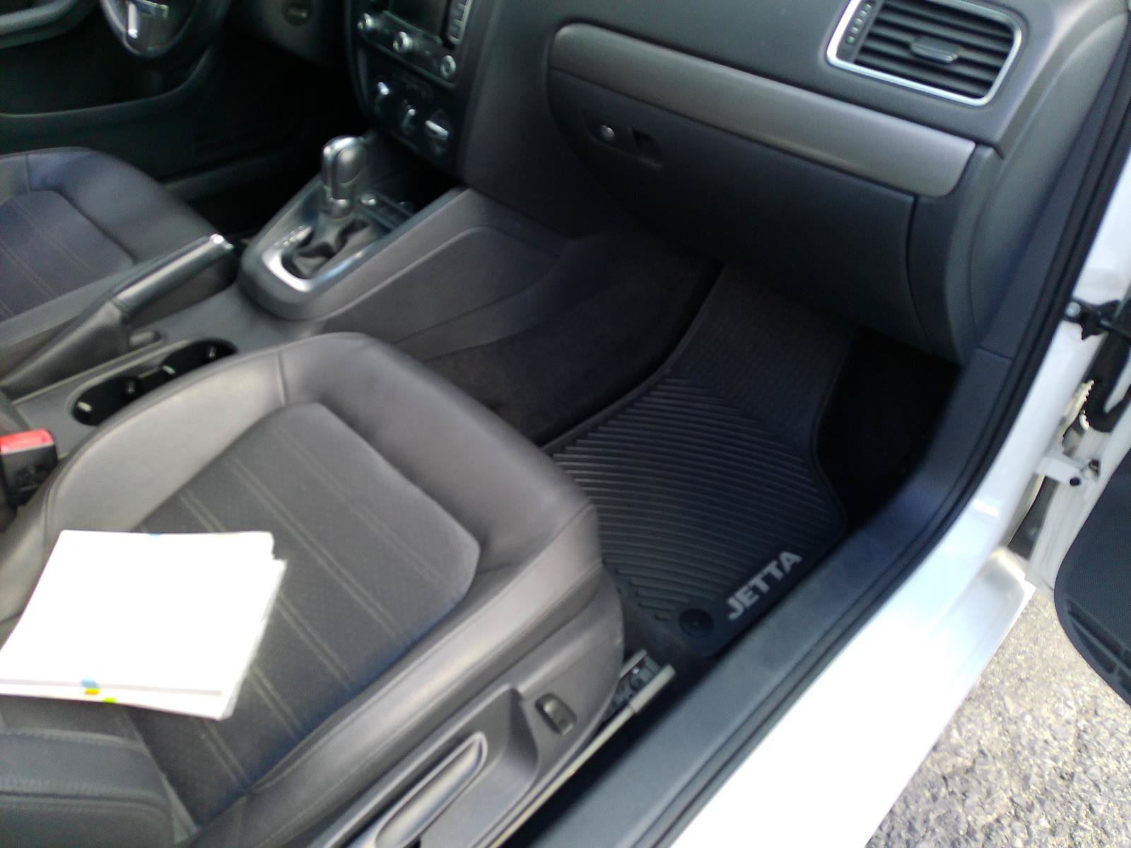 Used 2013 Volkswagen Jetta SEL FWD image 42