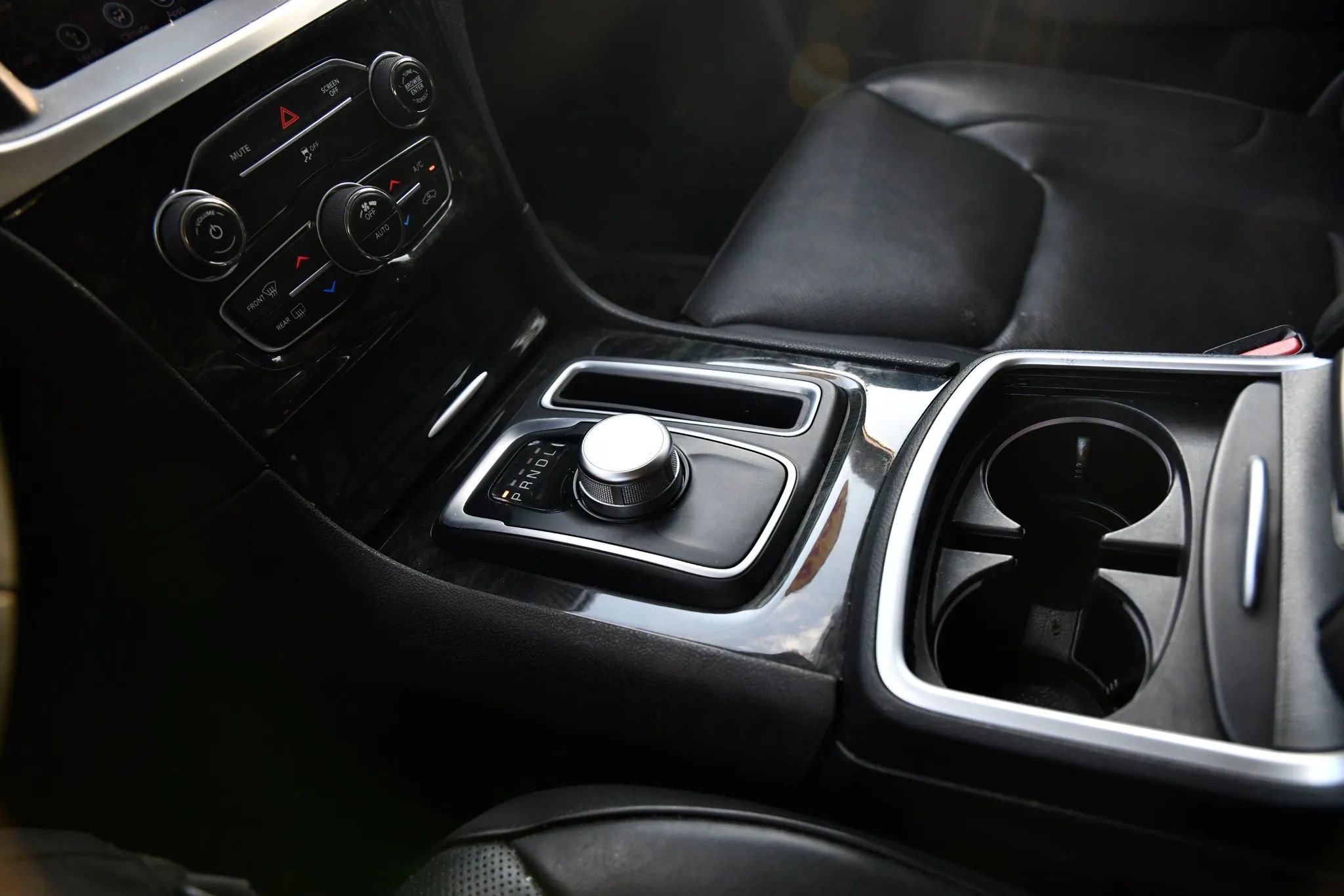 Used 2019 Chrysler 300 Limited RWD image 19
