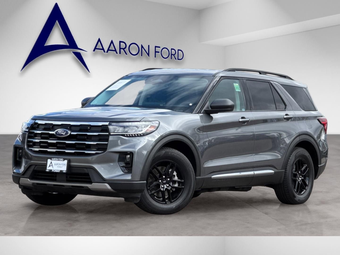 Used 2025 Ford Explorer Active w/ Active Comfort Package image 2