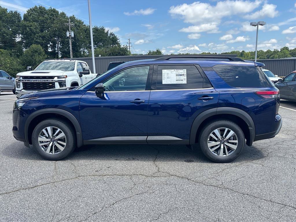 New 2026 Nissan Pathfinder SL FWD image 18