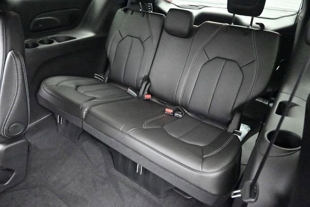 New 2027 Chrysler Pacifica Select AWD/4WD image 16