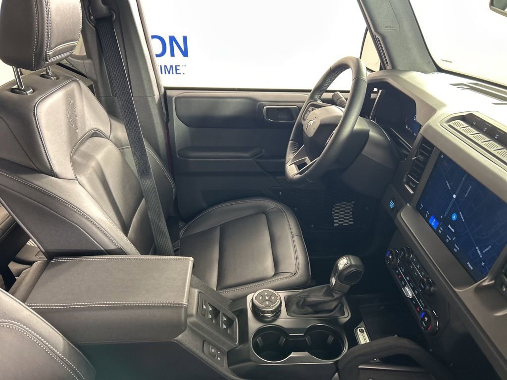 Used 2025 Ford Bronco Badlands image 25