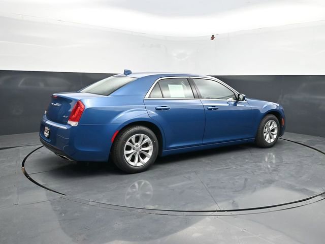Used 2022 Chrysler 300 Touring RWD image 8