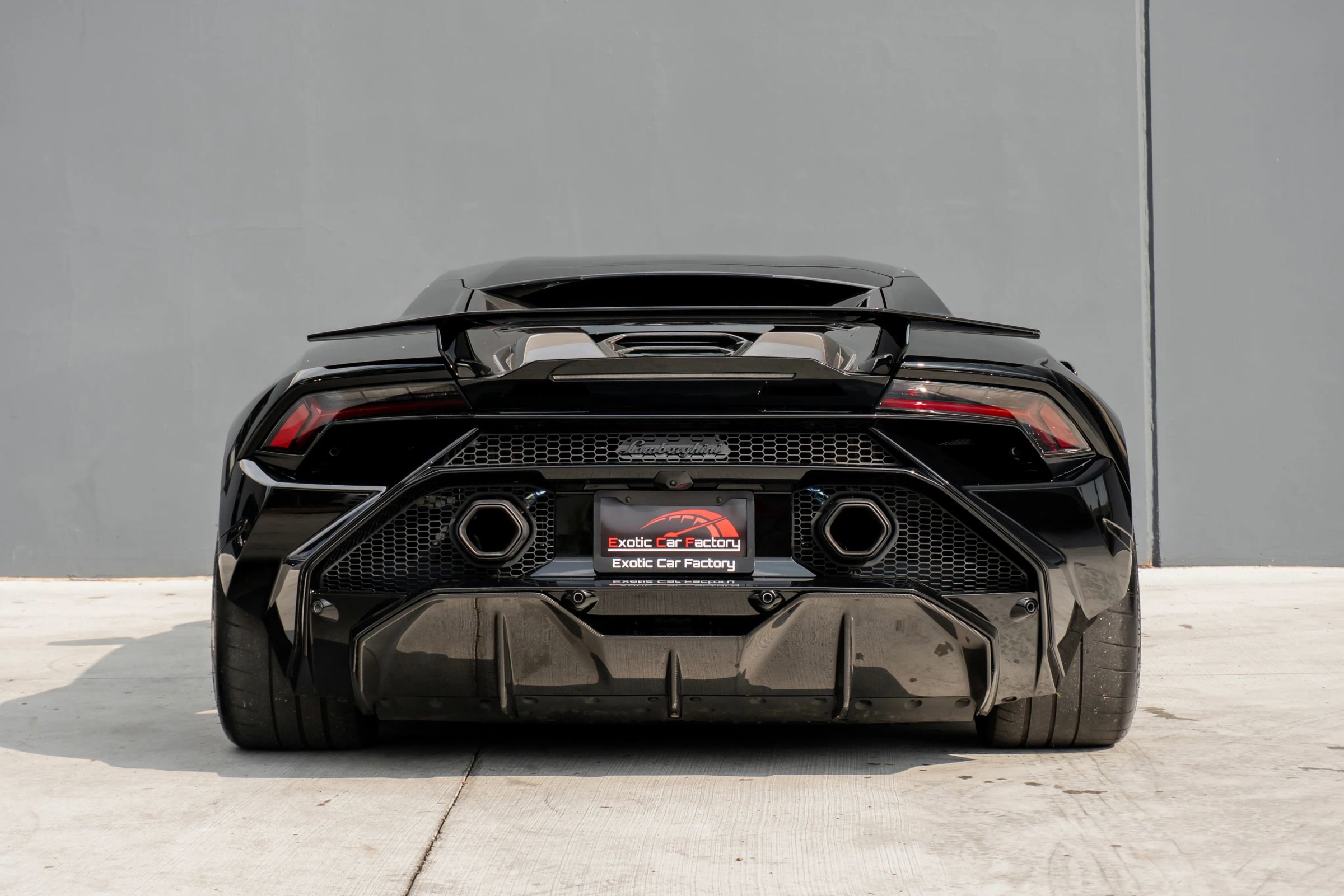 Used 2024 Lamborghini Huracan Tecnica image 8