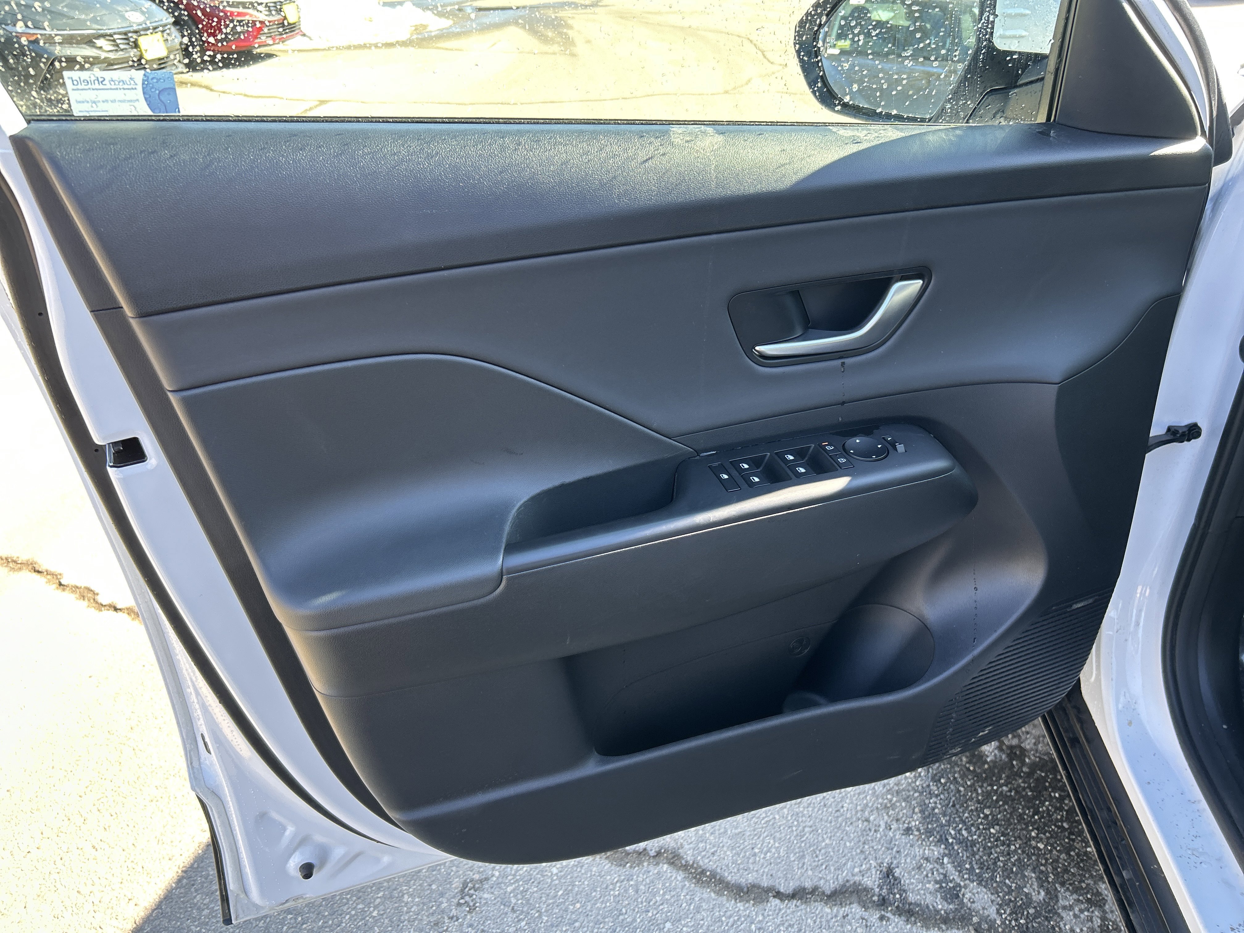 Certified 2025 Hyundai Kona Limited image 15