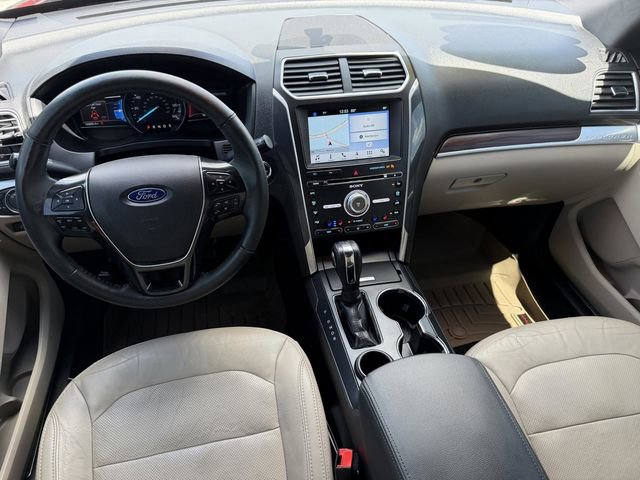 Used 2018 Ford Explorer Limited image 18