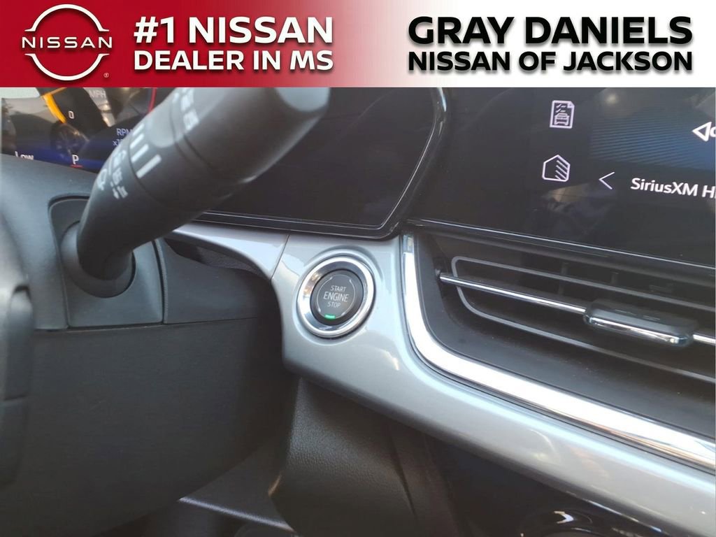 Used 2025 Chevrolet Trax LT w/ LT Convenience Package FWD image 15