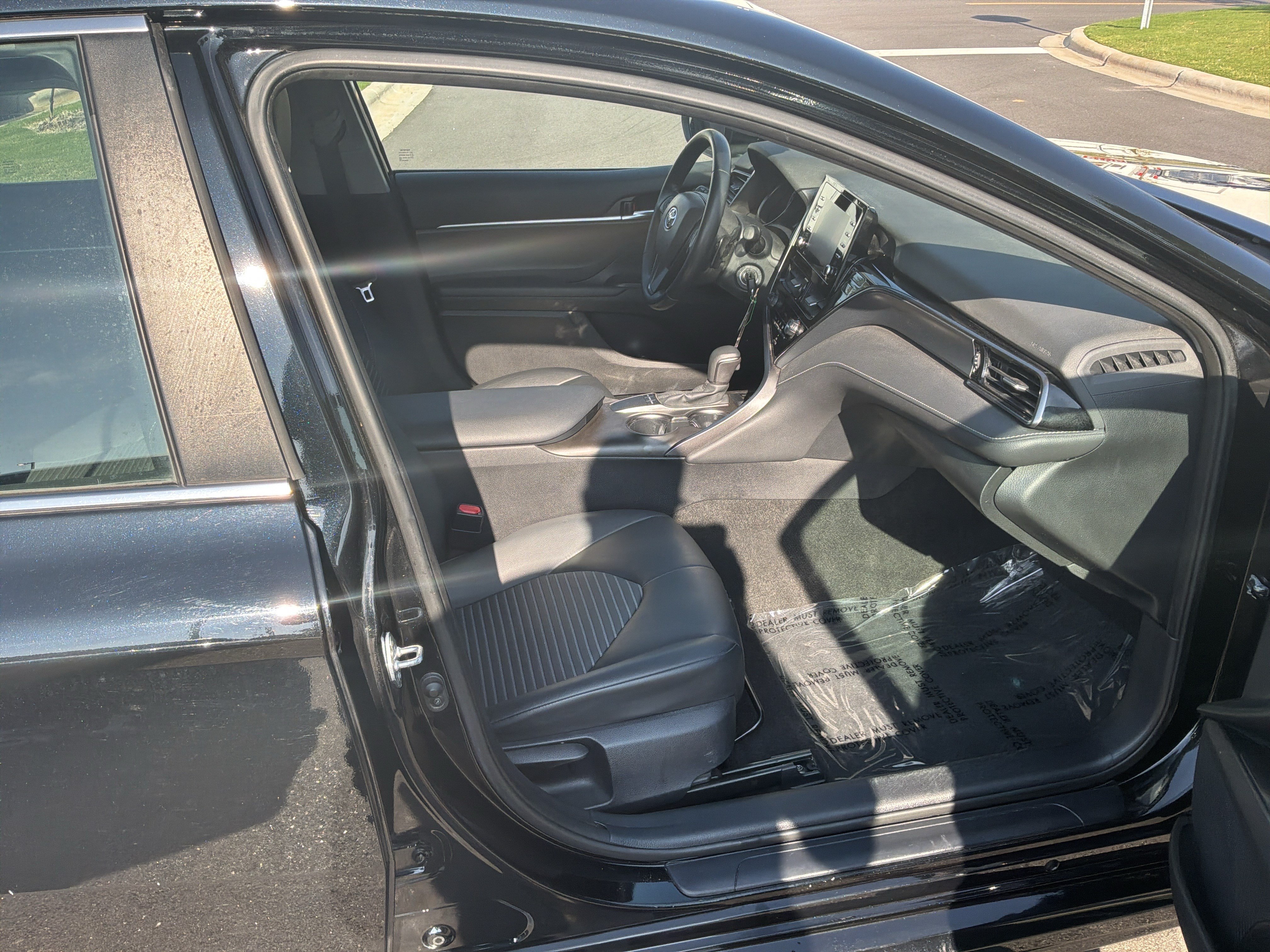 Used 2023 Toyota Camry SE FWD image 32
