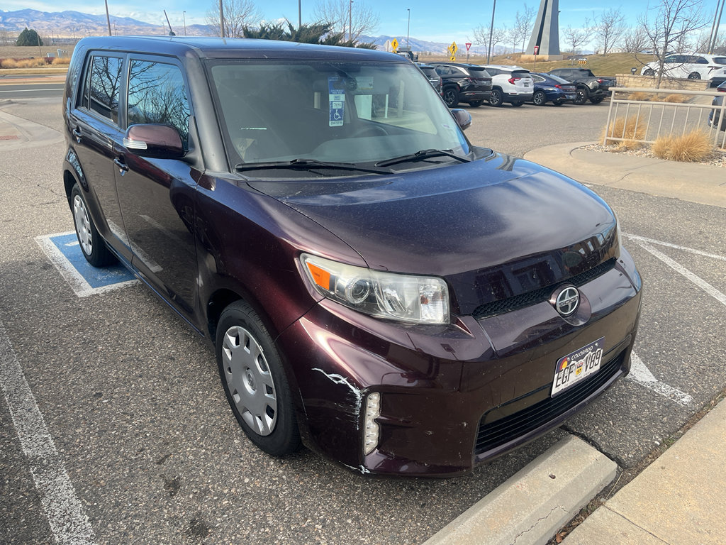 Used 2015 Scion xB image 2