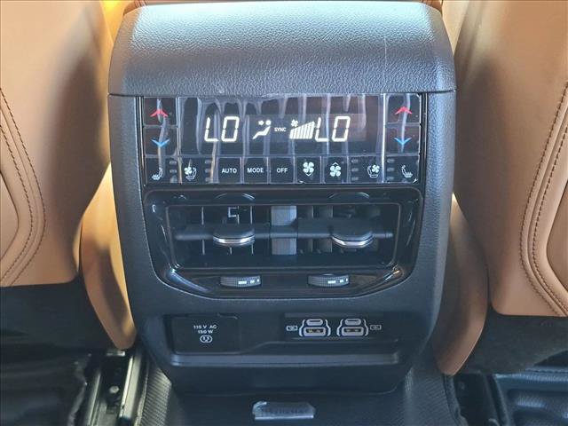 Used 2025 Jeep Grand Cherokee Summit AWD/4WD image 17
