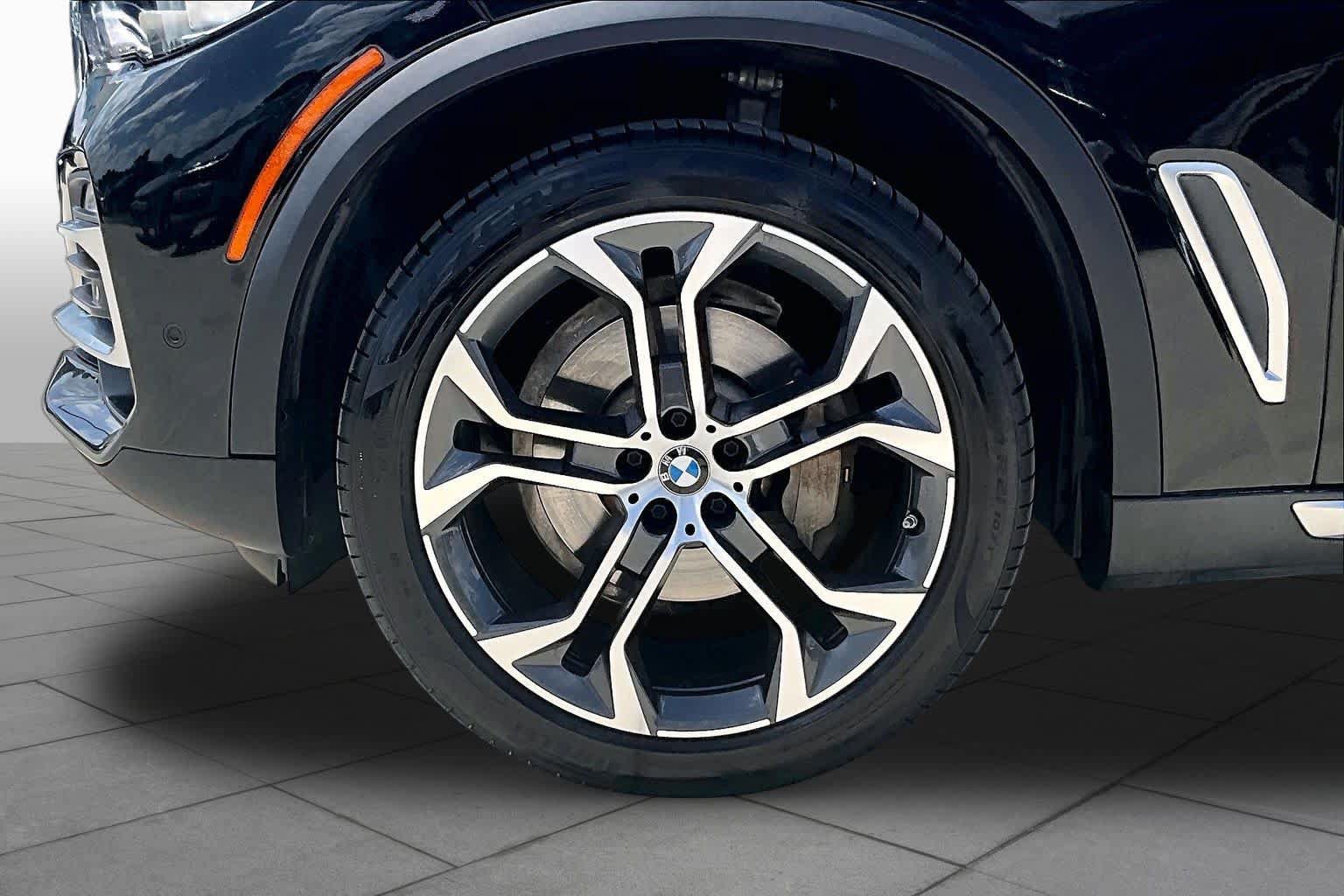 Used 2020 BMW X5 xDrive40i AWD/4WD image 11