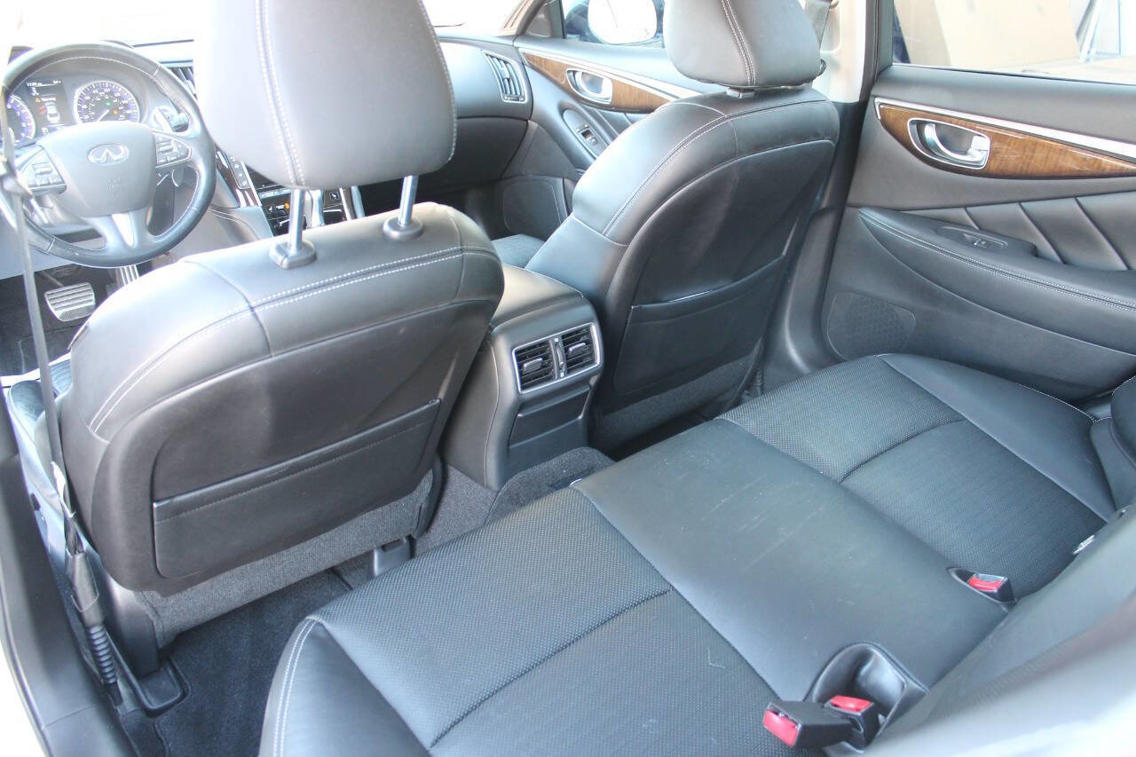 Used 2014 INFINITI Q50 Hybrid AWD w/ Deluxe Technology Package image 25