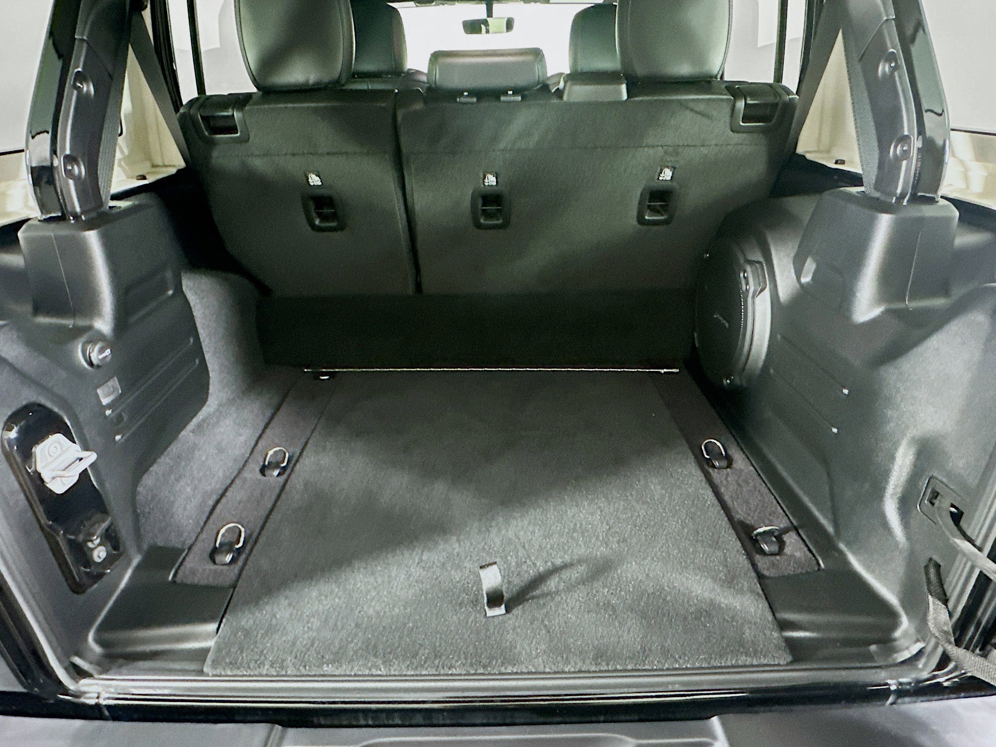 Used 2023 Jeep Wrangler Sahara w/ Cold Weather Group AWD/4WD image 28