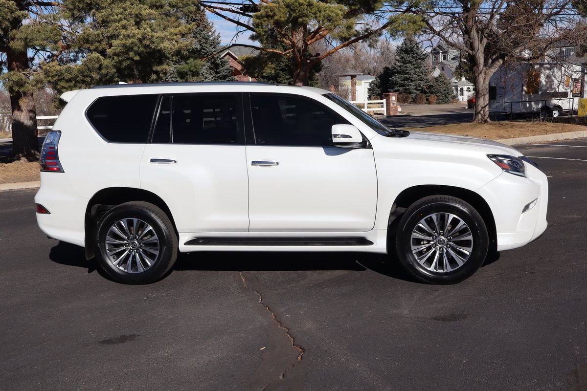 Used 2022 Lexus GX 460 Luxury w/ Off Road Package image 3