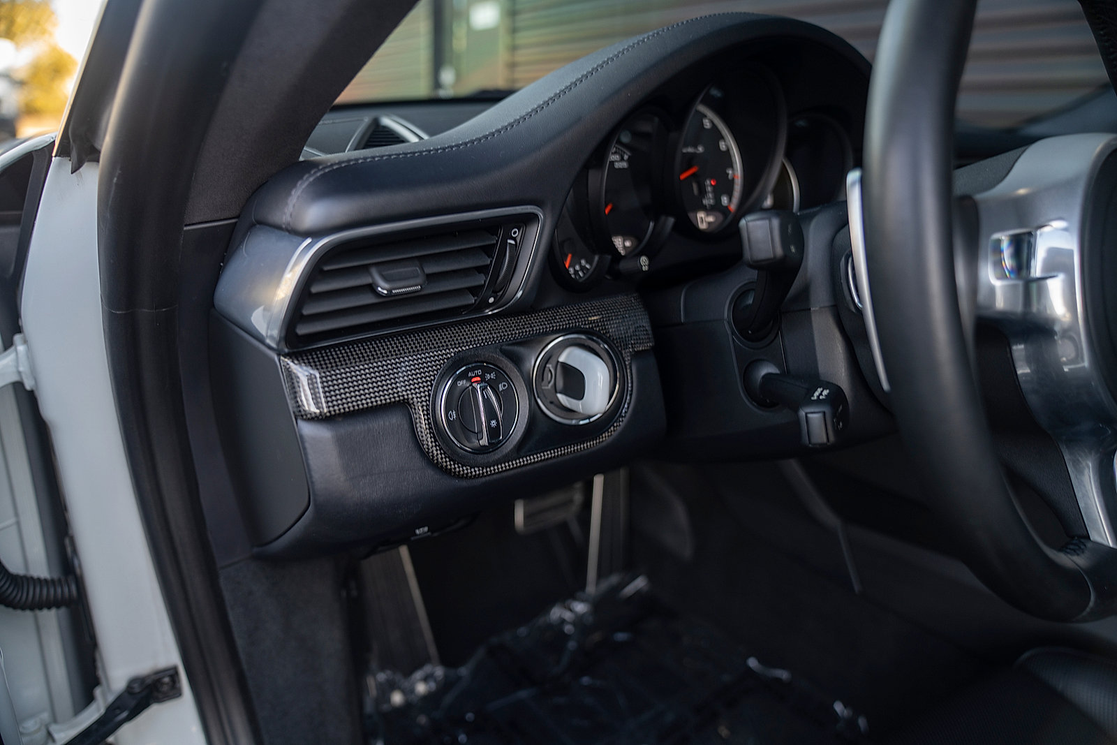 Certified 2015 Porsche 911 Turbo image 19