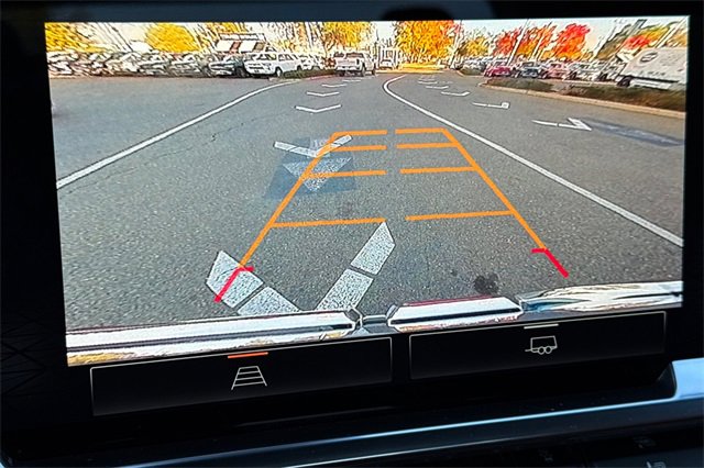 Used 2025 GMC Sierra 1500 Elevation image 27