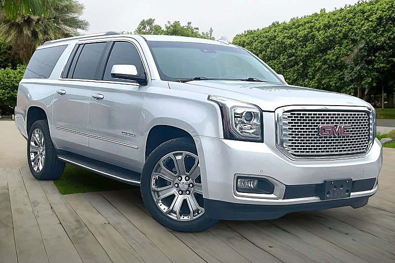Used 2017 GMC Yukon XL Denali w/ Open Road Package RWD image 9