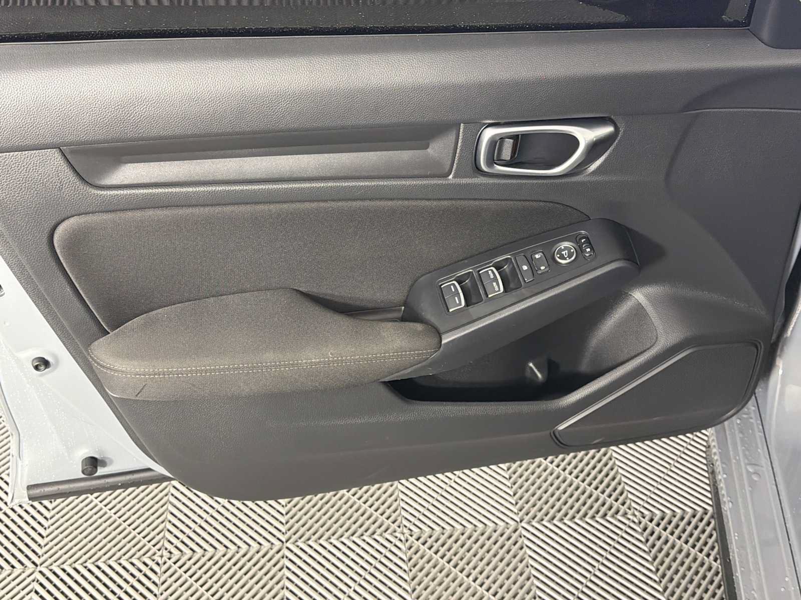 Used 2025 Honda Civic Sport image 10