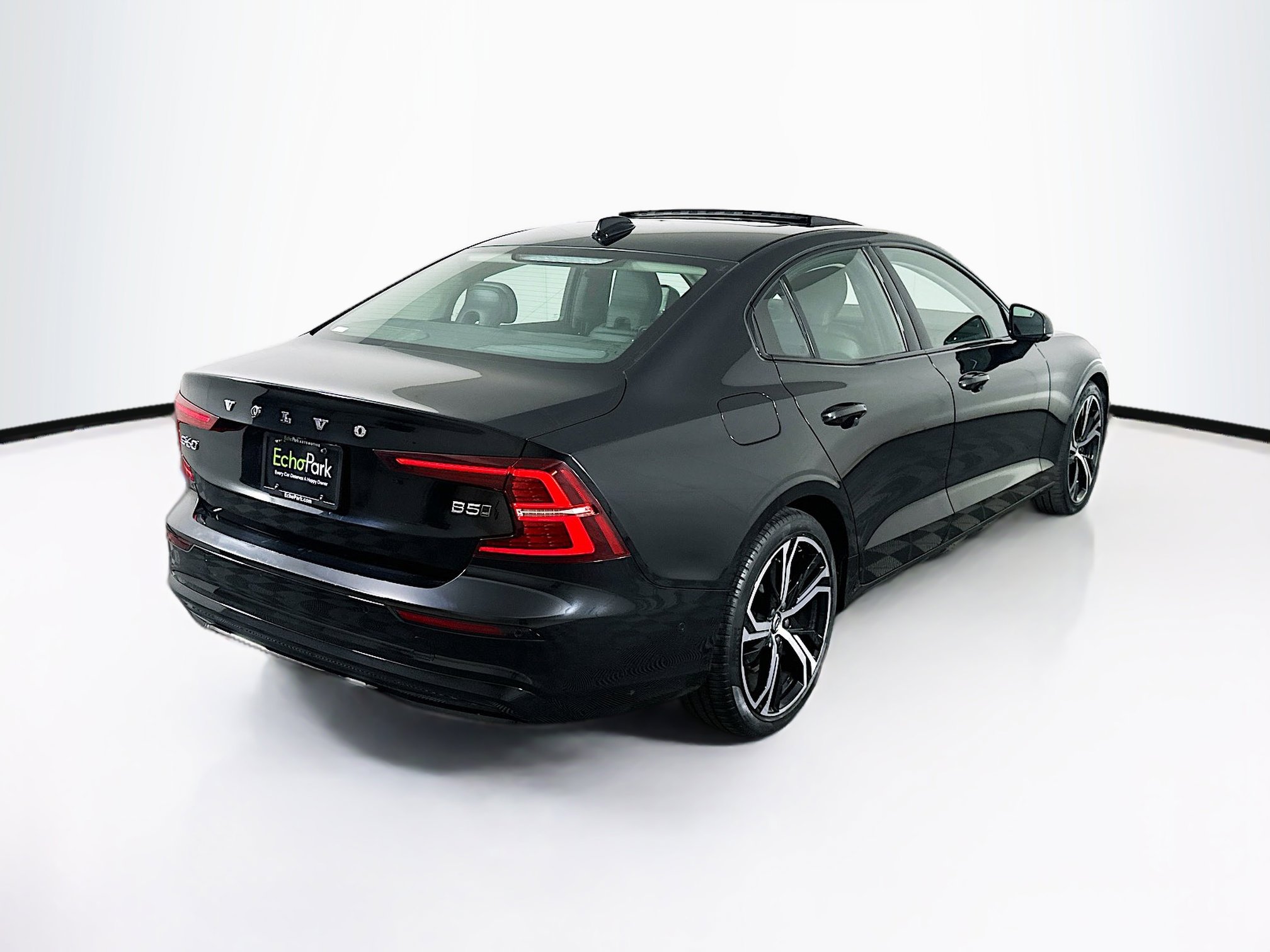 Used 2024 Volvo S60 B5 Plus image 9