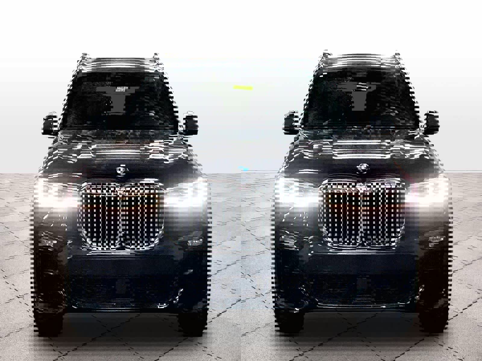 Used 2019 BMW X7 xDrive50i w/ M Sport Package image 3