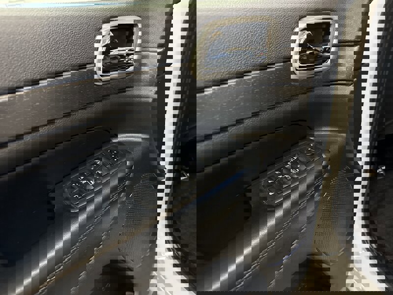 Used 2017 Jeep Grand Cherokee Altitude image 26