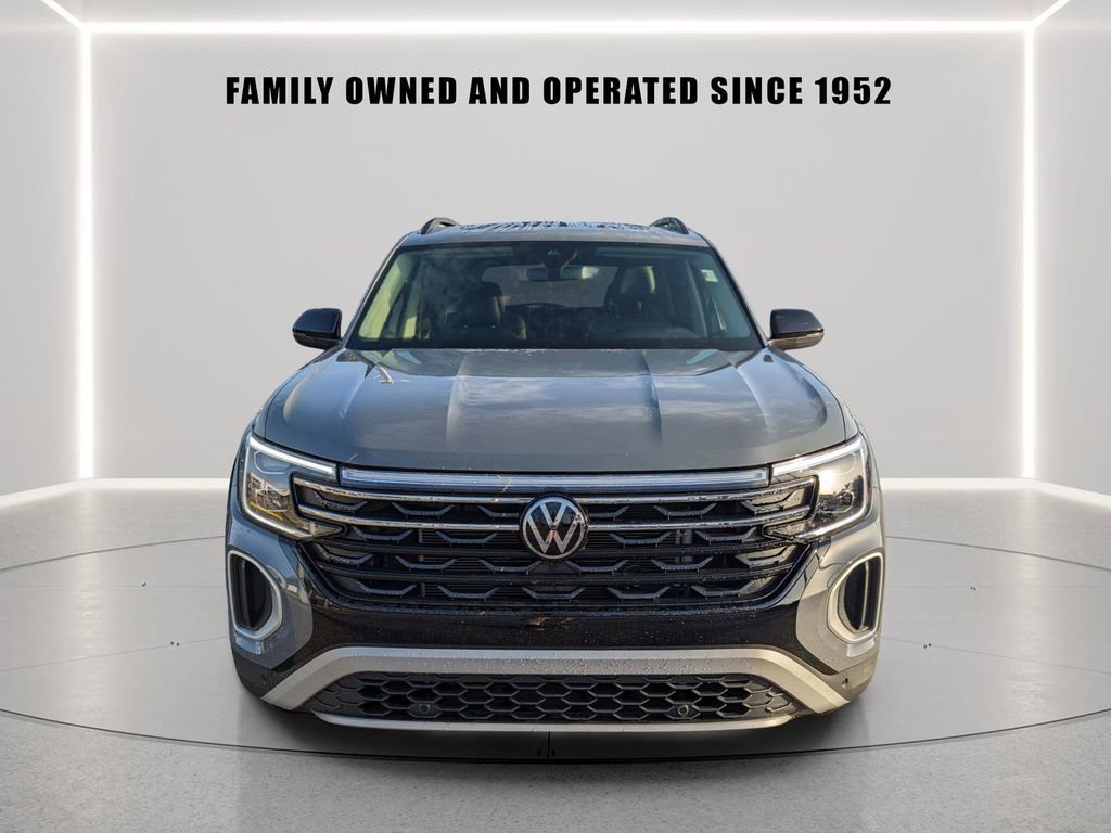 Certified 2025 Volkswagen Atlas Peak Edition SE AWD/4WD image 6