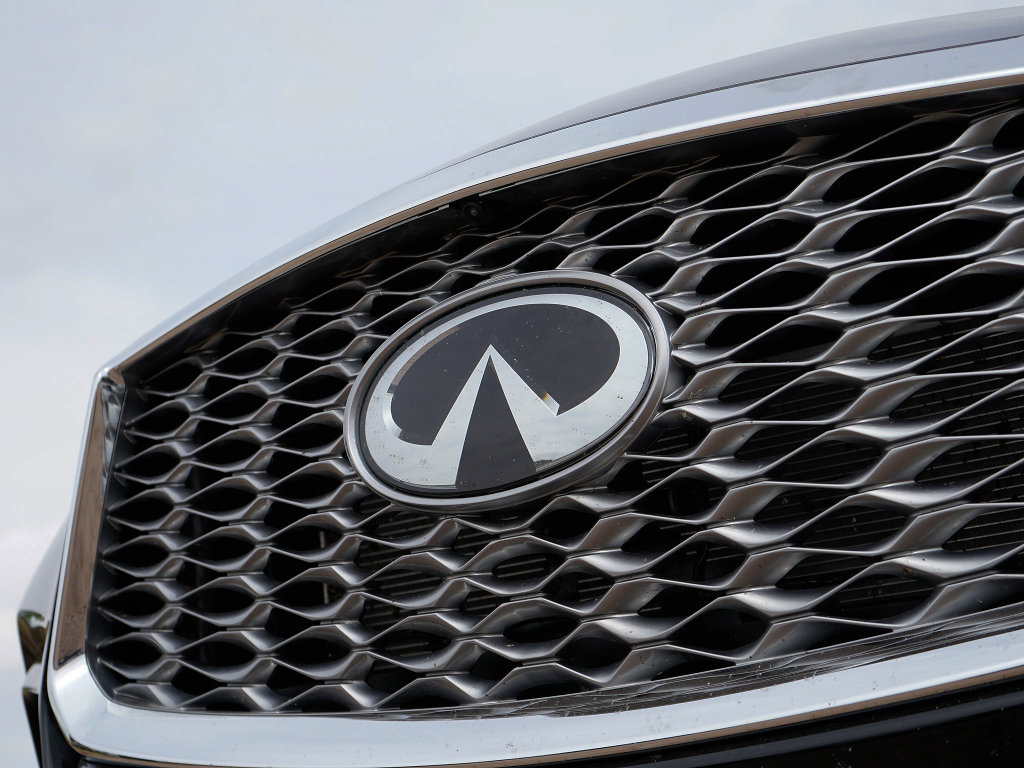 Used 2025 INFINITI QX55 Essential image 2