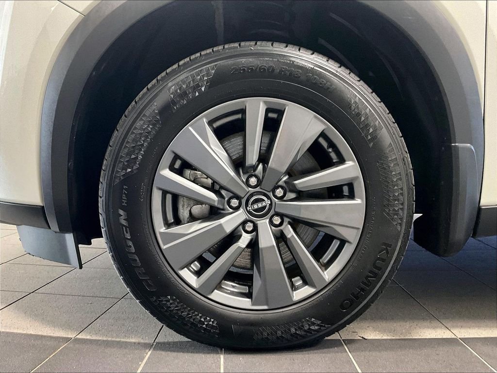 Used 2024 Nissan Pathfinder SV w/ Black Appearance Package AWD/4WD image 7