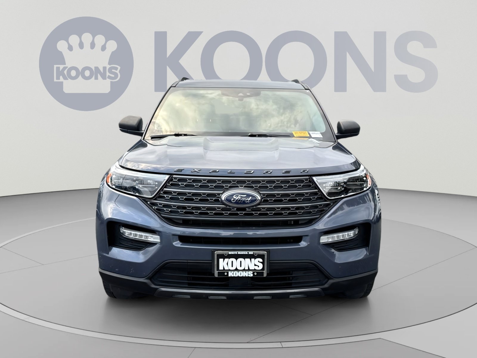 Used 2021 Ford Explorer XLT w/ Equipment Group 202A AWD/4WD image 4