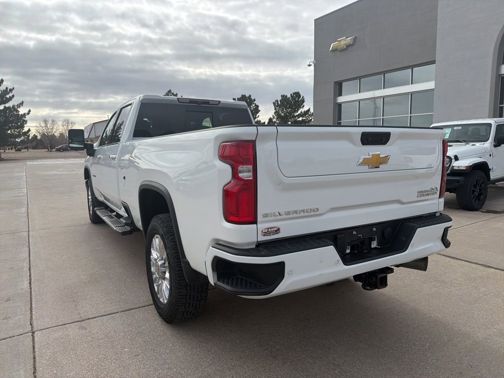 Used 2022 Chevrolet Silverado 3500 High Country AWD/4WD image 3