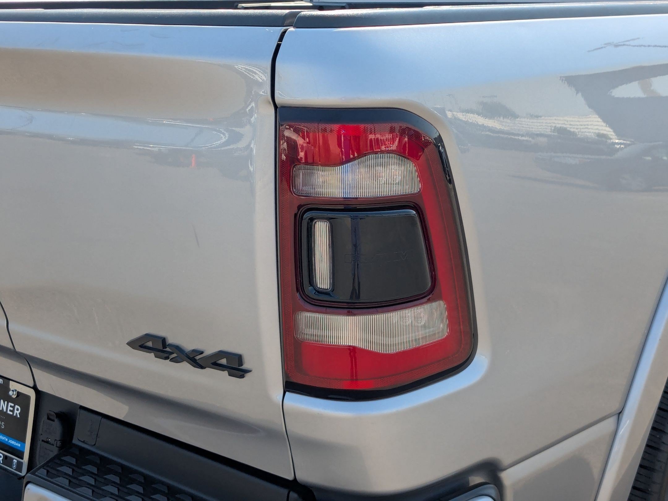 Used 2020 RAM 1500 Laramie AWD/4WD image 12