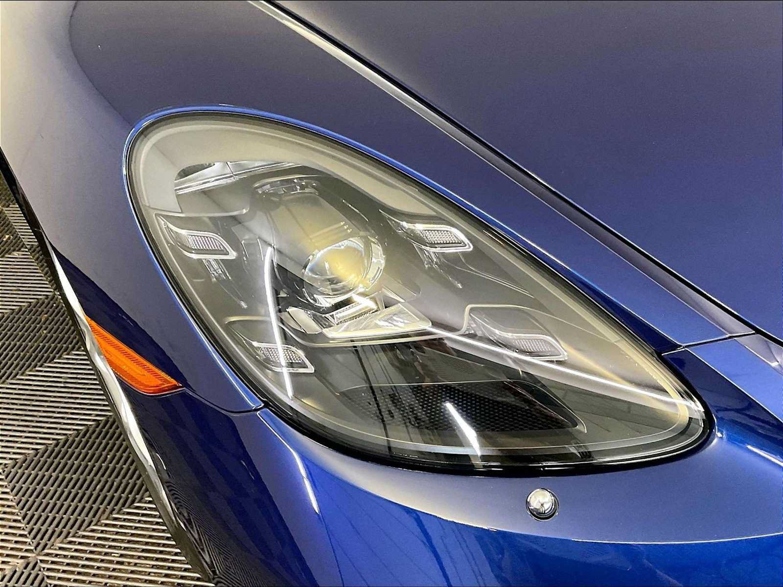 Certified 2022 Porsche 718 Boxster RWD image 12