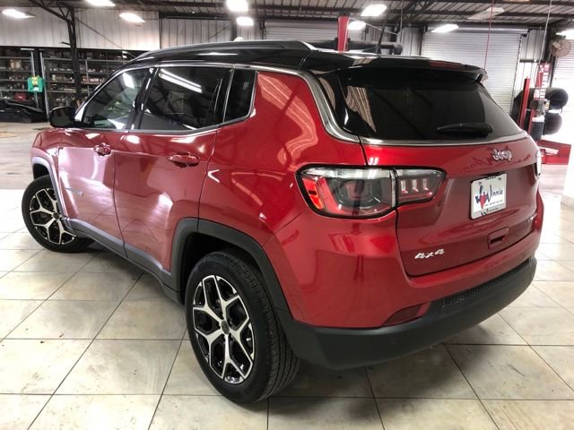 Used 2025 Jeep Compass Limited image 5