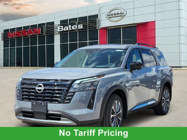 New 2026 Nissan Pathfinder Platinum FWD image 2