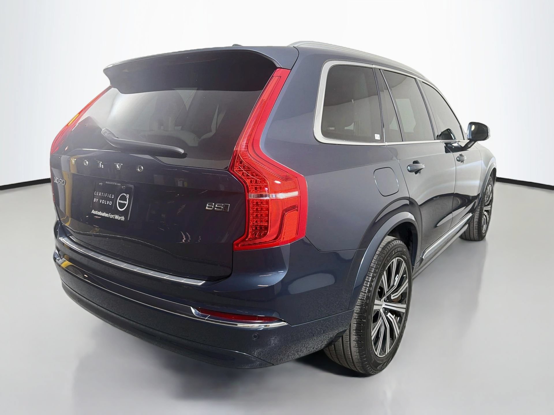 Certified 2025 Volvo XC90 B5 Core w/ Protection Package Premier AWD/4WD image 6