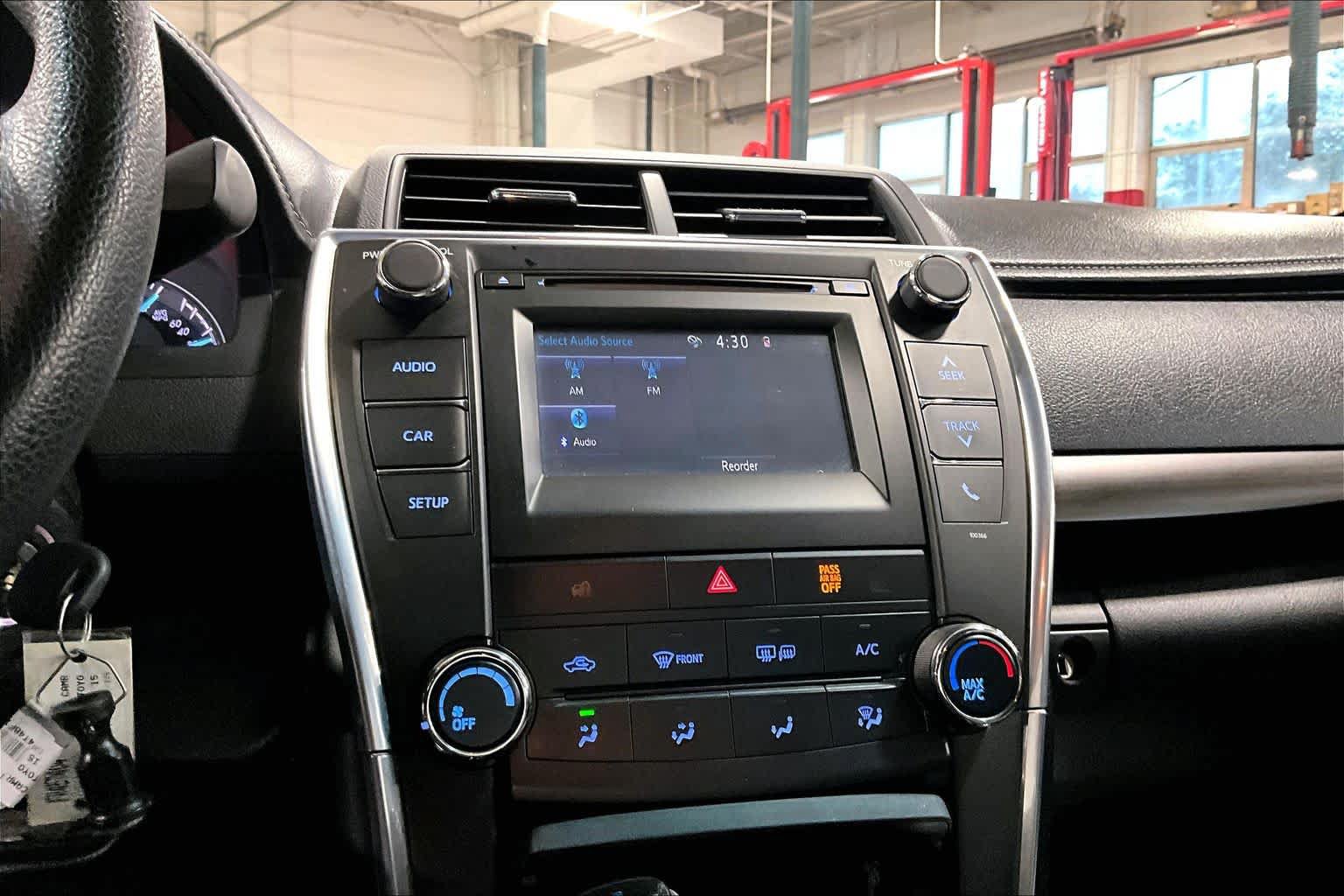Used 2015 Toyota Camry LE FWD image 34