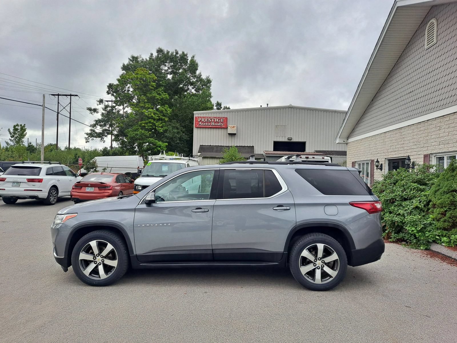 Used 2019 Chevrolet Traverse LT w/ LT Premium Package AWD/4WD image 5